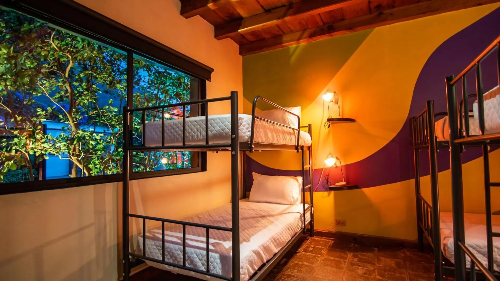 Yes Please! Hostel Антигуа-Гватемала